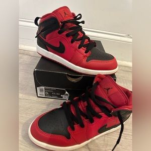 Kids Jordan Retro 1 Size 3